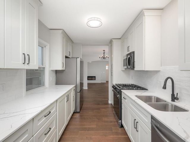 1616 Xerxes Avenue N, Minneapolis, MN 55411