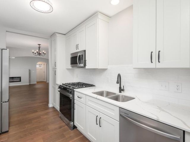 1616 Xerxes Avenue N, Minneapolis, MN 55411