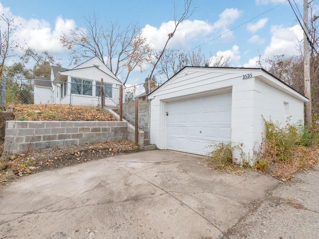 1616 Xerxes Avenue N, Minneapolis, MN 55411