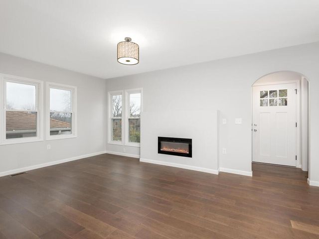 1616 Xerxes Avenue N, Minneapolis, MN 55411