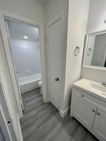 4561 W Mcnab Road 17, Pompano Beach, FL 33069
