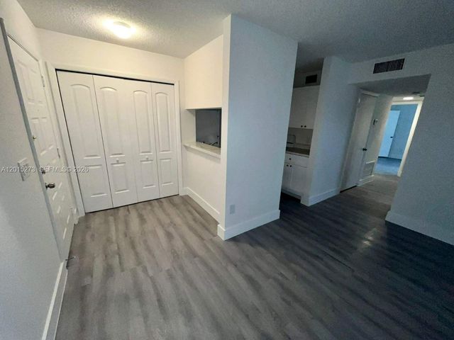 4561 W Mcnab Road 17, Pompano Beach, FL 33069