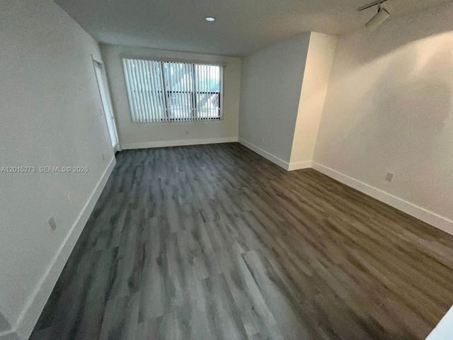 4561 W Mcnab Road 17, Pompano Beach, FL 33069