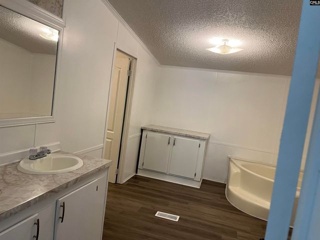 2091 W E JEFFCOAT RD, Pelion, SC 29123