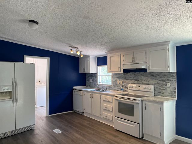 2091 W E JEFFCOAT RD, Pelion, SC 29123