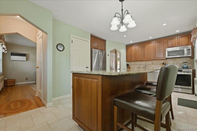 154 Cypress Street, Floral Park, NY 11001