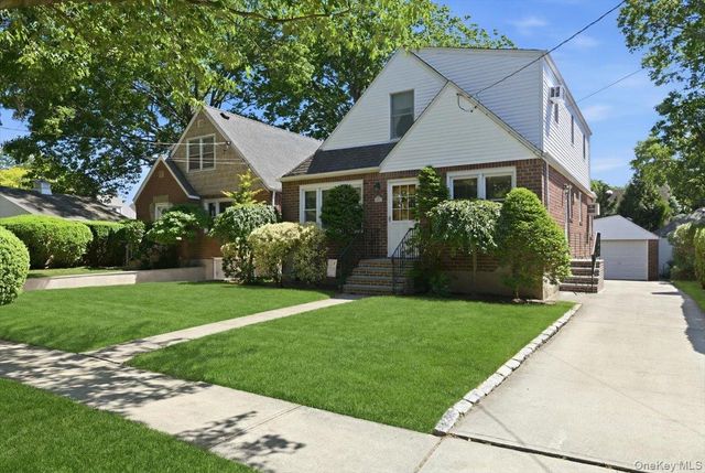 154 Cypress Street, Floral Park, NY 11001