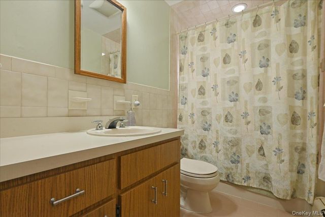 154 Cypress Street, Floral Park, NY 11001