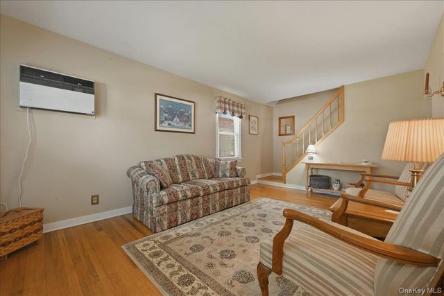 154 Cypress Street, Floral Park, NY 11001