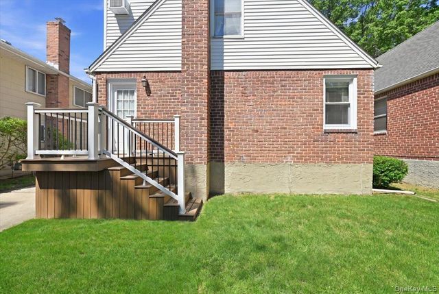 154 Cypress Street, Floral Park, NY 11001