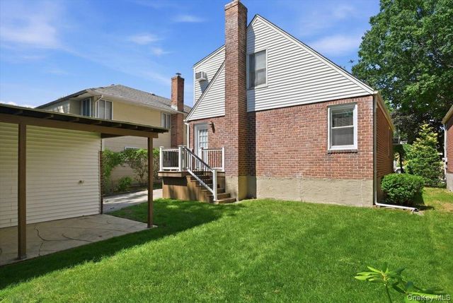 154 Cypress Street, Floral Park, NY 11001