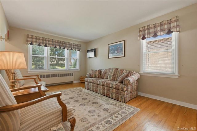154 Cypress Street, Floral Park, NY 11001