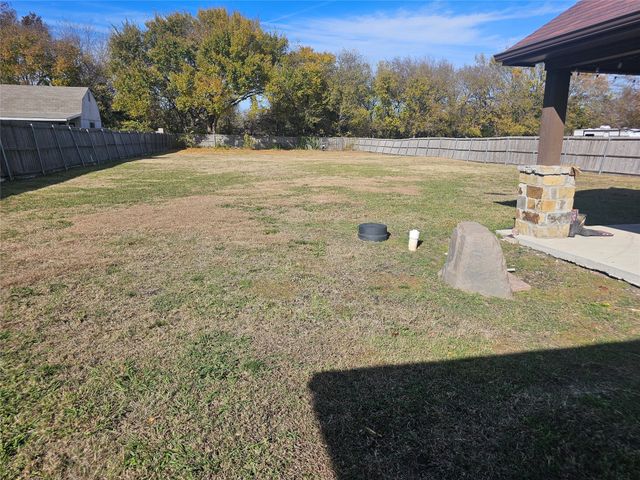 116 Country Drive, Waxahachie, TX 75165