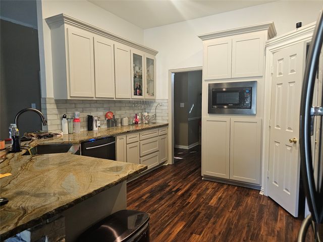 116 Country Drive, Waxahachie, TX 75165