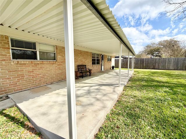 926 Richvale Lane, Houston, TX 77062