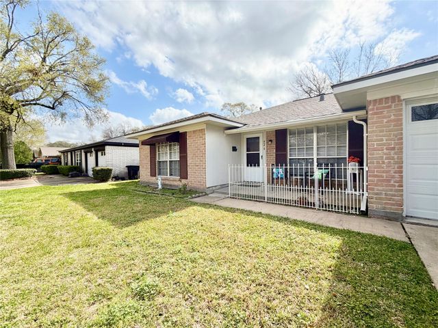 926 Richvale Lane, Houston, TX 77062