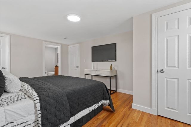 6 Puritan Ln, Dedham, MA 02026