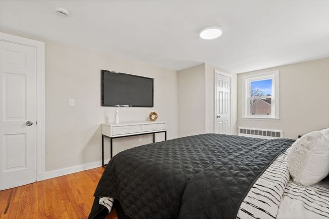 6 Puritan Ln, Dedham, MA 02026