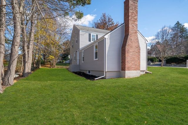 6 Puritan Ln, Dedham, MA 02026