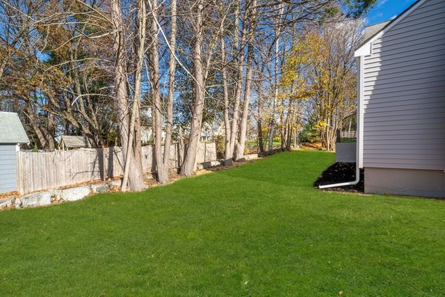 6 Puritan Ln, Dedham, MA 02026