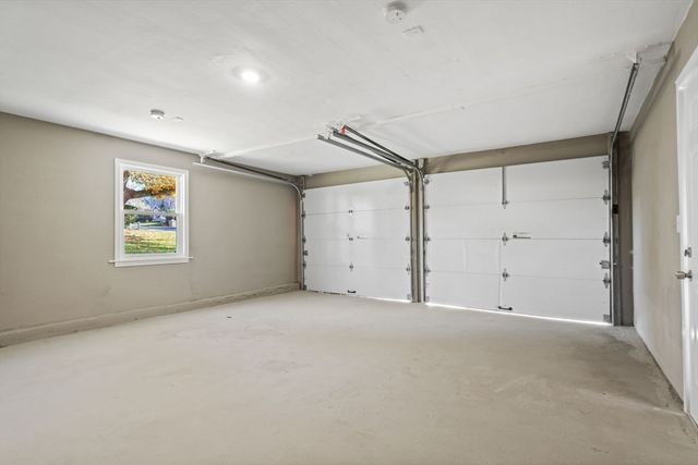 6 Puritan Ln, Dedham, MA 02026