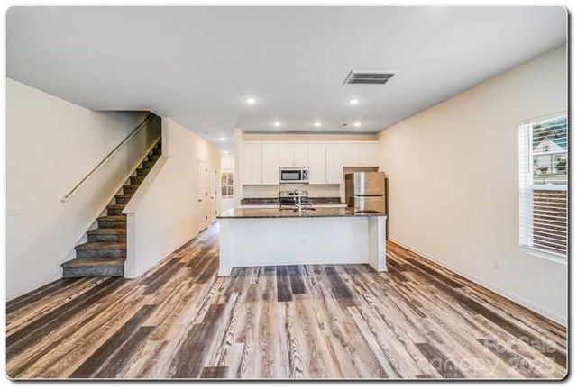 615 11th Street SW, Hickory, NC 28602