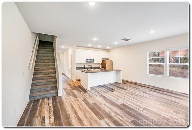 615 11th Street SW, Hickory, NC 28602