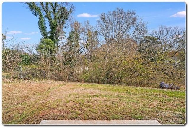 615 11th Street SW, Hickory, NC 28602