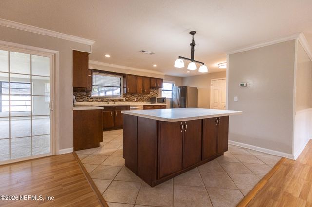 401 PLEASANT Street, Pomona Park, FL 32181