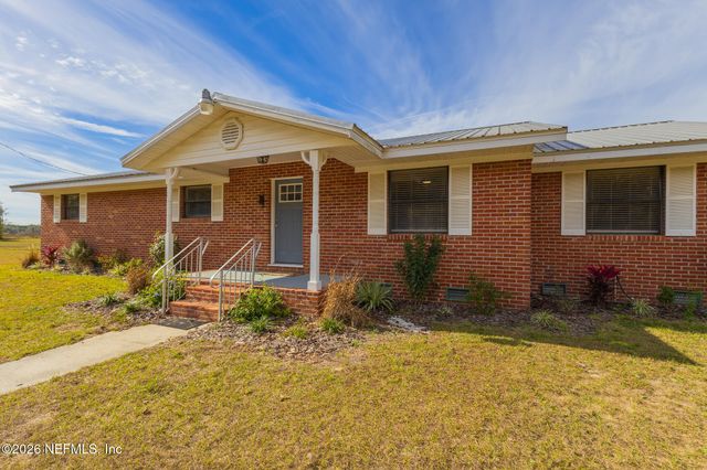 401 PLEASANT Street, Pomona Park, FL 32181