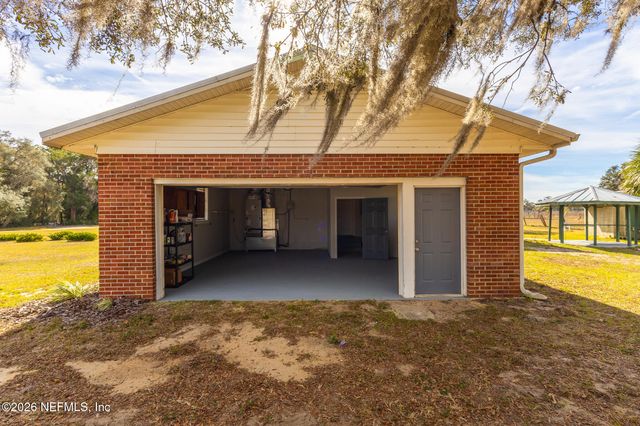 401 PLEASANT Street, Pomona Park, FL 32181