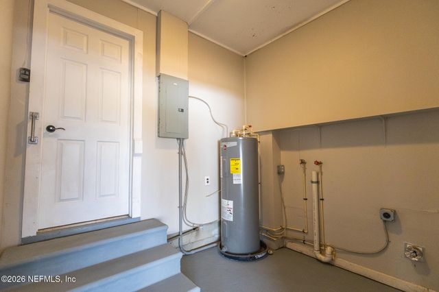 401 PLEASANT Street, Pomona Park, FL 32181