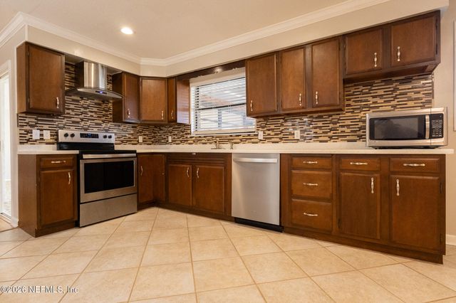 401 PLEASANT Street, Pomona Park, FL 32181