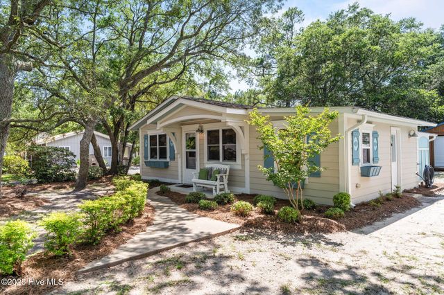 125 NE 13th Street, Oak Island, NC 28465