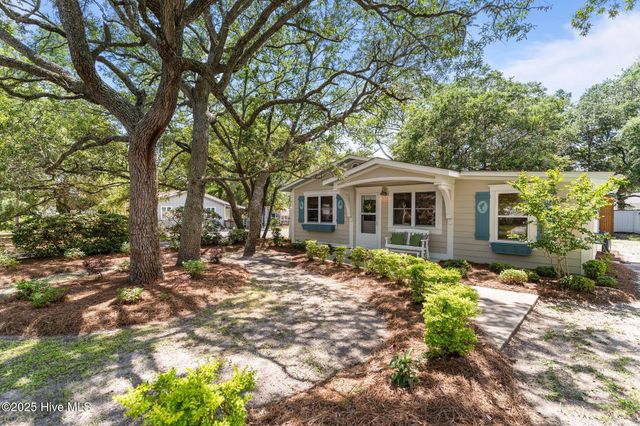 125 NE 13th Street, Oak Island, NC 28465