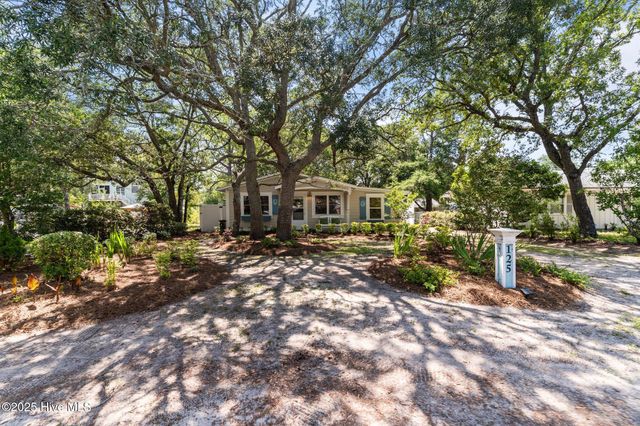 125 NE 13th Street, Oak Island, NC 28465
