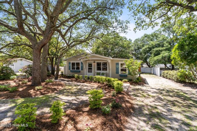 125 NE 13th Street, Oak Island, NC 28465