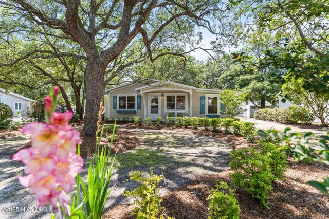 125 NE 13th Street, Oak Island, NC 28465