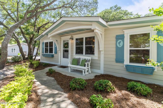 125 NE 13th Street, Oak Island, NC 28465