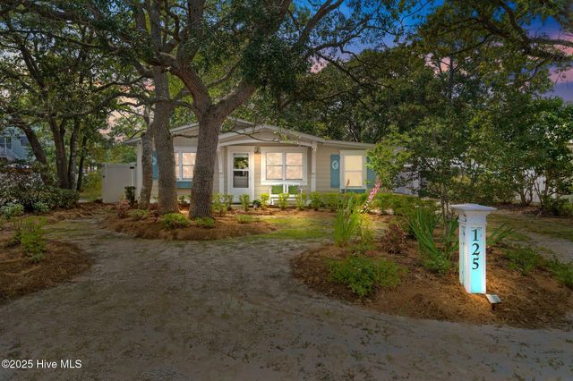 125 NE 13th Street, Oak Island, NC 28465