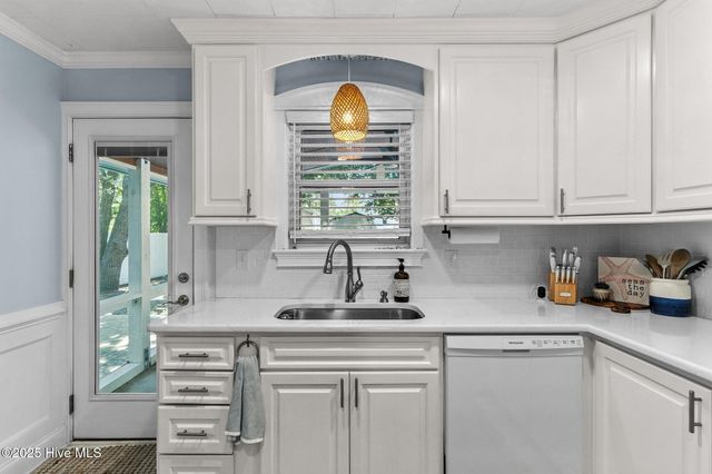 125 NE 13th Street, Oak Island, NC 28465