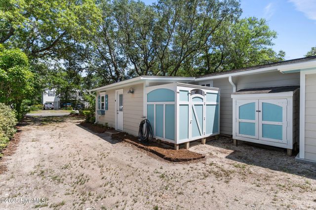 125 NE 13th Street, Oak Island, NC 28465