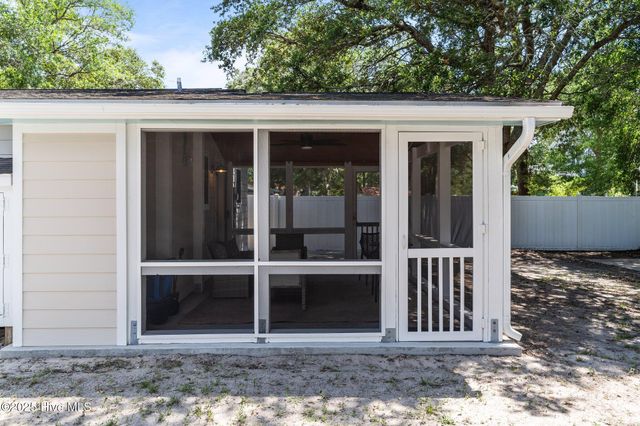 125 NE 13th Street, Oak Island, NC 28465