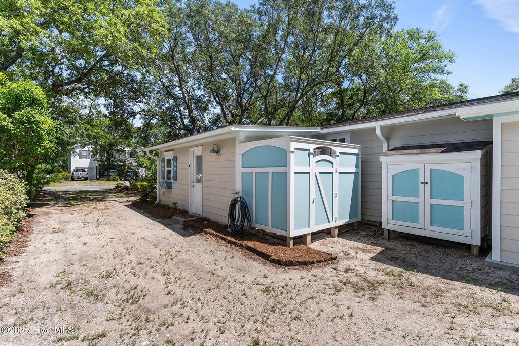 125 NE 13th Street, Oak Island, NC 28465