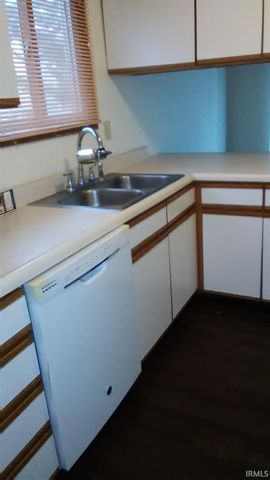 402 S Village Court, Bloomington, IN 47403