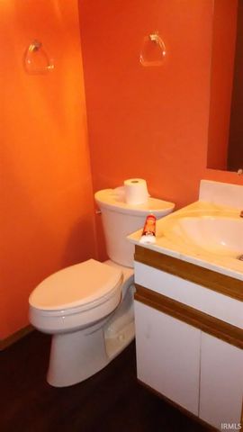 402 S Village Court, Bloomington, IN 47403