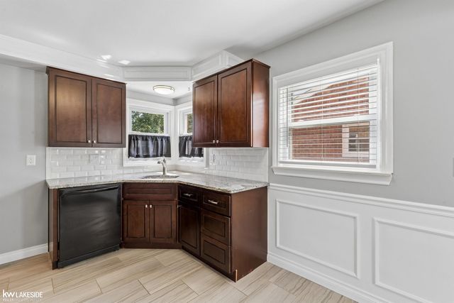 28930 Hughes Street, St Clair Shores, MI 48081