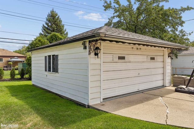 28930 Hughes Street, St Clair Shores, MI 48081
