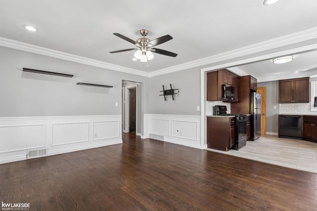 28930 Hughes Street, St Clair Shores, MI 48081