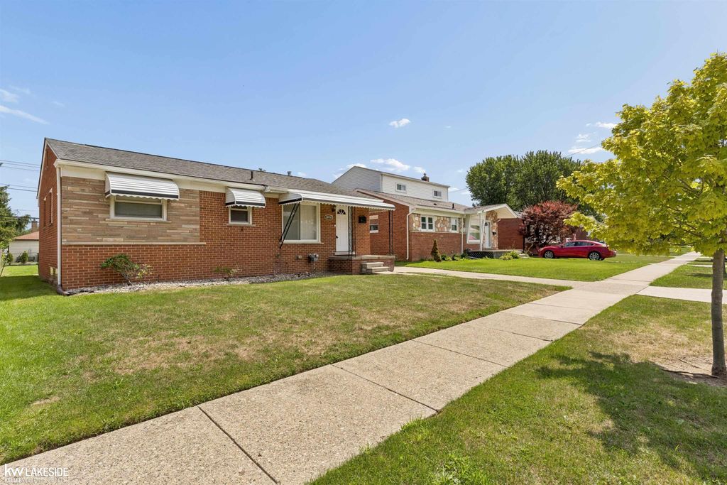 28930 Hughes Street, St Clair Shores, MI 48081